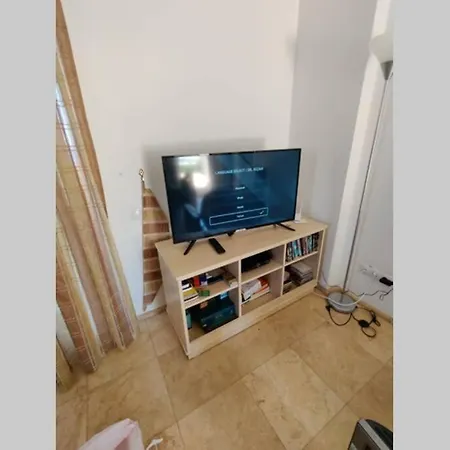 Muekemmel Manzarali Havuzlu 2+1 Apartment